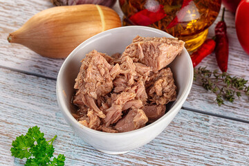 Canned tuna fish in olive oil