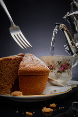 Cupcake, china and silver tea pot