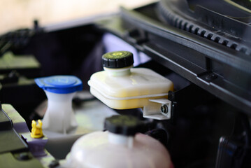 Car brake fluid, brake fluid container, car maintenance
