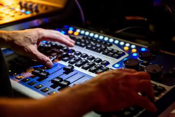 Mesas de mezclas de luz y sonido