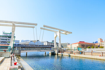 春の神戸港　はねっこ　兵庫県神戸市　Spring in Kobe Port. Hanekko Bridge. Hyogo...