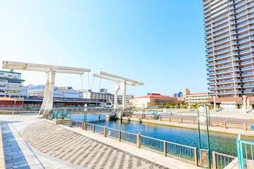 春の神戸港　はねっこ　兵庫県神戸市　Spring in Kobe Port. Hanekko Bridge. Hyogo Pref, Kobe City.
