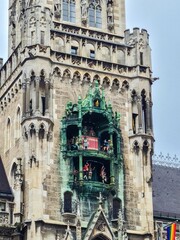 Obraz premium Glockenspiel show at the Neues Rathaus in Marienplatz, Munich