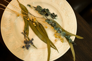 ドライフラワーの飾り皿