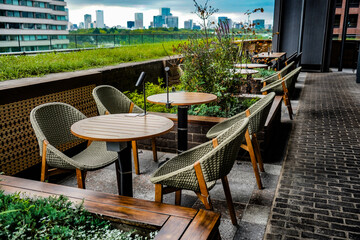 屋外カフェのテラス