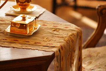 ゴールドのカトラリーのイメージ