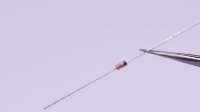 Component electronic diode zener through the hole technology