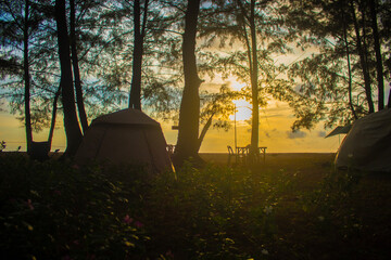 Accommodation features tents, beach views and sunsets for a day of rest or holiday.