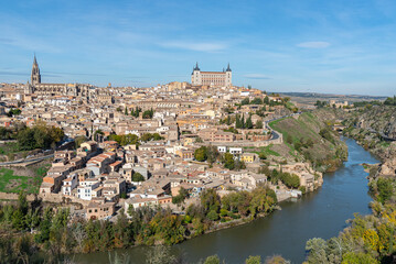 Obraz premium Panoramic View of Toledo, Spain on a Clear Day