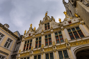 Bâtiments sur la Place du Bourg de Bruges © Gerald Villena