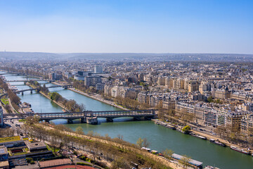 Naklejka premium Vue depuis le 2ème étage de La Tour Eiffel à Paris en France