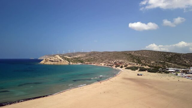 Prasonisi piękna plaża łącząca dwa morza Egejskie i Śr&oacute;dziemne na wyspie Rodos w Grecji z drona