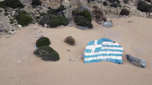 Piękna plaża na wyspie Rodos w Grecji - Tsambika z drona