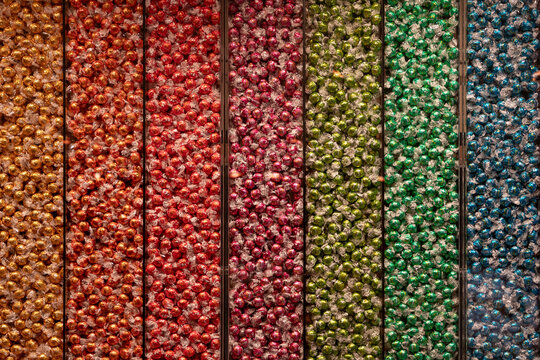 Palmanova, Italy: Lindt store full of chocolate in all flavours and colours