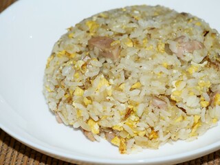 魚肉ソーセージを使ったチャーハン