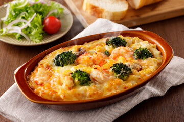 エビとブロッコリーのマカロニグラタン　Creamy Macaroni Gratin with Shrimp and Broccoli