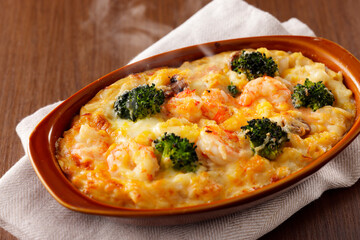 エビとブロッコリーのマカロニグラタン　Creamy Macaroni Gratin with Shrimp and Broccoli