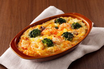 エビとブロッコリーのマカロニグラタン　Creamy Macaroni Gratin with Shrimp and Broccoli