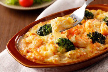エビとブロッコリーのマカロニグラタン　Creamy Macaroni Gratin with Shrimp and Broccoli