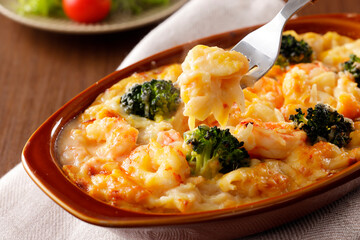 エビとブロッコリーのマカロニグラタン　Creamy Macaroni Gratin with Shrimp and Broccoli