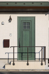 新築の家の玄関の扉