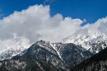 Fototapeta premium 岐阜県高山市新穂高ロープウェイからの山の景色