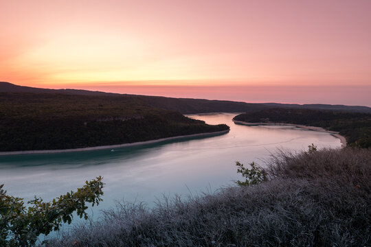 Ain : coucher de soleil sur le lac de Vouglans 2