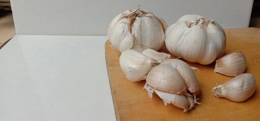 garlic on a wooden table