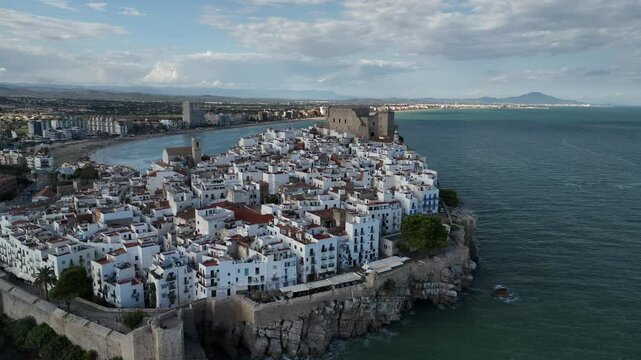Faro y pueblo de Pe&ntilde;iscola en Castellon, Comunidad Valenciana