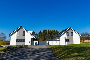 Obraz premium Modern rural house in a European village