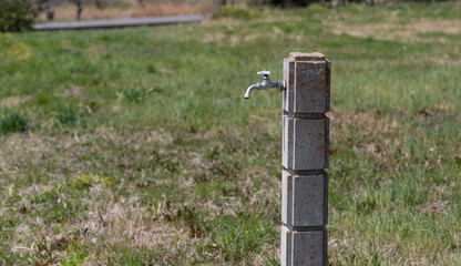 庭に設置された水道