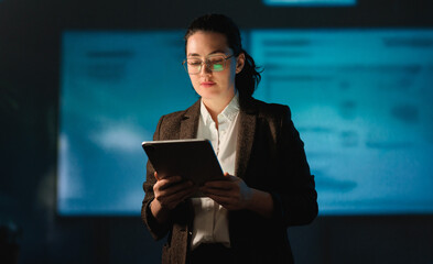 woman is speaking about technologies