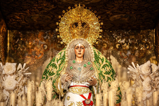 Virgin of Esperanza Macarena at Good Friday procession in Seville