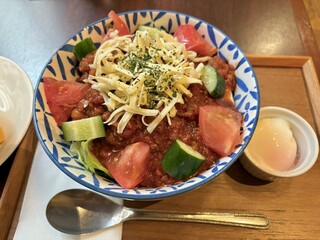 日本のカフェのランチ
