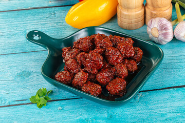 Minced meef meatball with tomato sauce