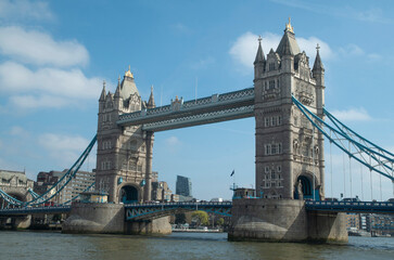 Obraz premium London Tower Bridge over the river Thames - close view.