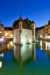 Obraz premium Annecy Haute Savoie France. The Palais de l'Isle and Thiou river at sunset