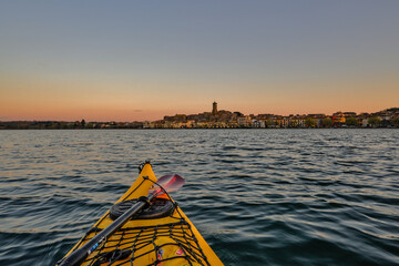 Ammirando Marta al crepuscolo dal kayak