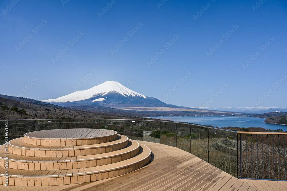 Poster 山梨県パノラマ台からの山中湖と富士山