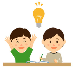 勉強中の子供2人、アイデアを思いつく。頭上に電球