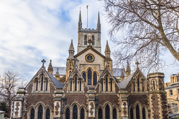 Obraz premium Southwark Cathedral front view with Gothic architecture in central London