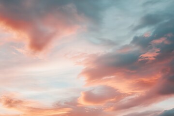 Obraz premium Sky bright pink clouds illuminated by the sun