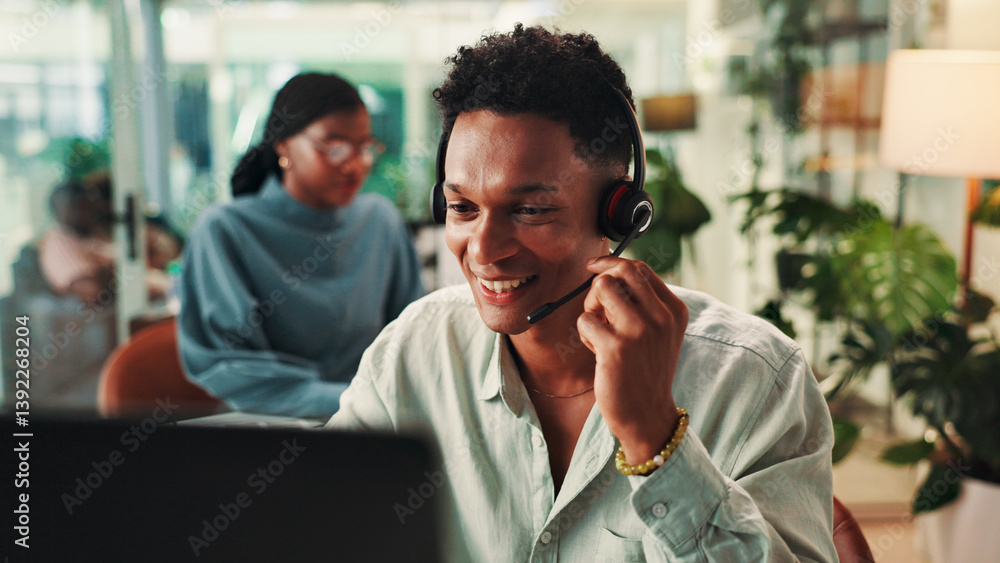 Leinwandbilder call center, laptop and problem solving with man in office for assistance, consulting or help. conta