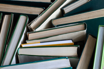 book clutter