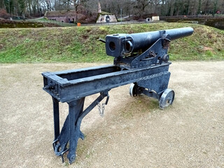 Rekonstruierte alte Kanone in Saarlouis im Saarland beim sogenannten Ravelin V, einem Teil der...