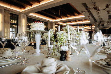 Elegant Table Setting with Cake Centerpiece