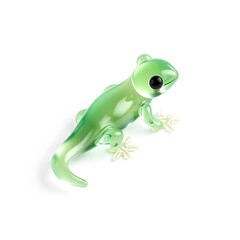 Naklejka premium Gecko – A 3D adorable glass gecko figurine, tiny and rounded, glossy transparent body with soft greenish hue, smooth light refractions, white background, icon illustration. Generative AI