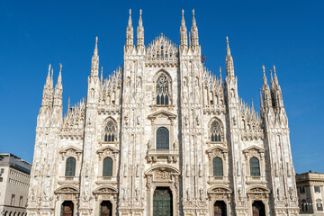 Fototapeta premium Milan Cathedral (Duomo di Milano) on a sunny day.