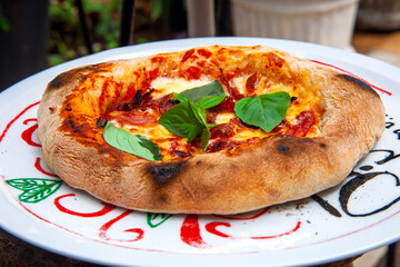 Neapolitan pizza, Italian cuisine