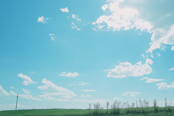 田舎, 農場, 青空, 雲, 自然, 小屋, 牧草地, 風景, 風景写真, 農業, 草原, 空, 郊外, 穏やかな風景, 田園風景, 建物, 田舎道, ひとりぼっちの家, 美しい空, 晴天, 錆びた屋根, 草, 緑, 広い空, 開放感, ノスタルジー, アメリカの田舎, 山, 遠くの山, 夏, 晴れた日, 郷愁, 自然光, フィールド, 穀物畑, 鉄の屋根, 木造建築, スローライフ, 平和, ア